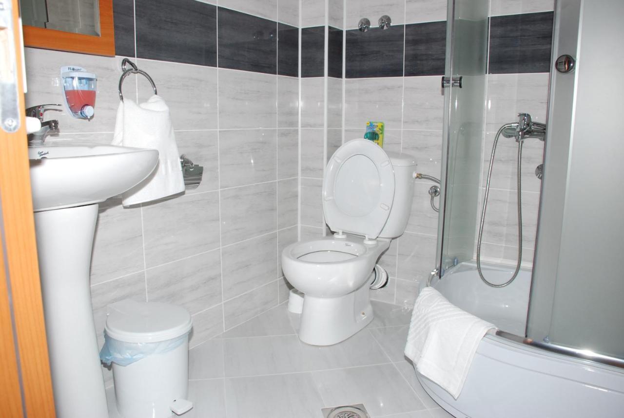 M Garni Hotel Vranje Oda fotoğraf